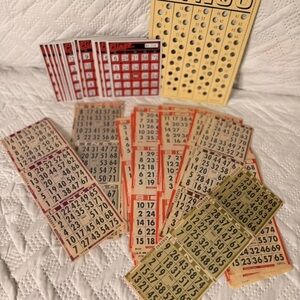 Classic Bingo Game Set with Multicolor Cards